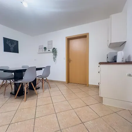 Apartment Moderne L Ruhige Lage Nahe L Wenige Minuten Ins Zentrum Von