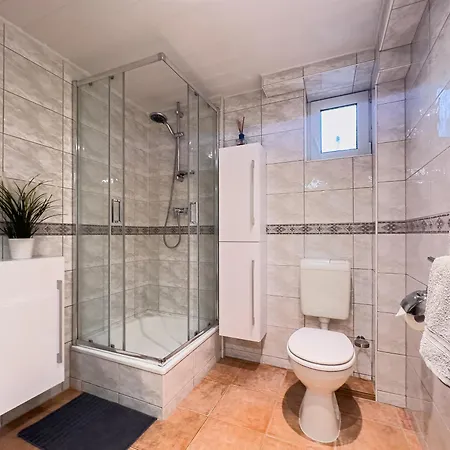 Moderne L Ruhige Lage Nahe L Wenige Minuten Ins Zentrum Von Schwerin (Mecklenburg-Vorpommern)