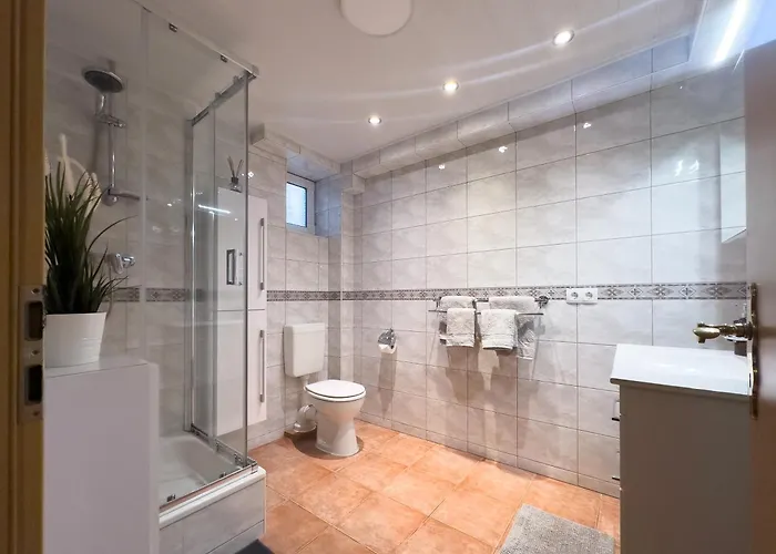 Moderne L Ruhige Lage Nahe L Wenige Minuten Ins Zentrum Von *