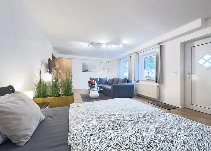 Moderne L Ruhige Lage Nahe L Wenige Minuten Ins Zentrum Von Schwerin (Mecklenburg-Vorpommern)