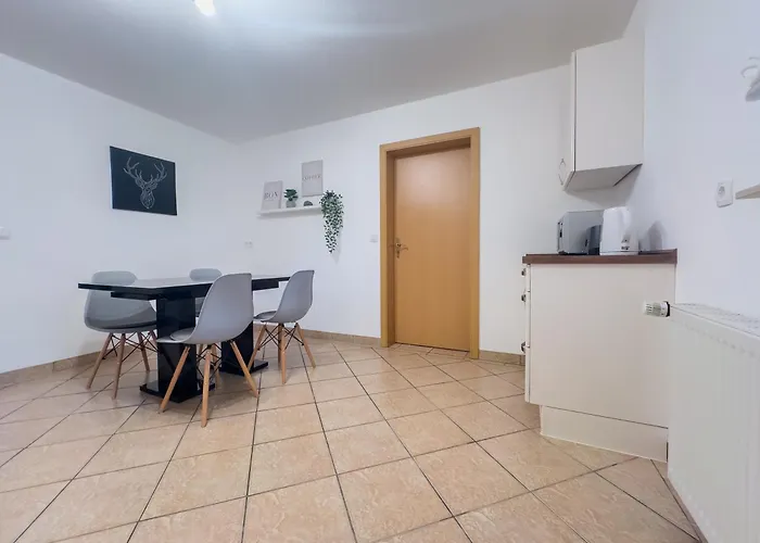 Apartment Moderne L Ruhige Lage Nahe L Wenige Minuten Ins Zentrum Von